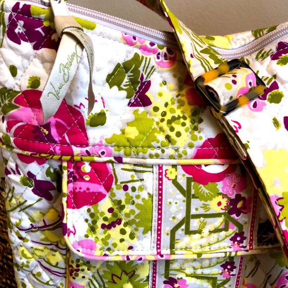 ⬇️🔥Vera Bradley “Make Me Blush” crossbody bag - Picture 2 of 9